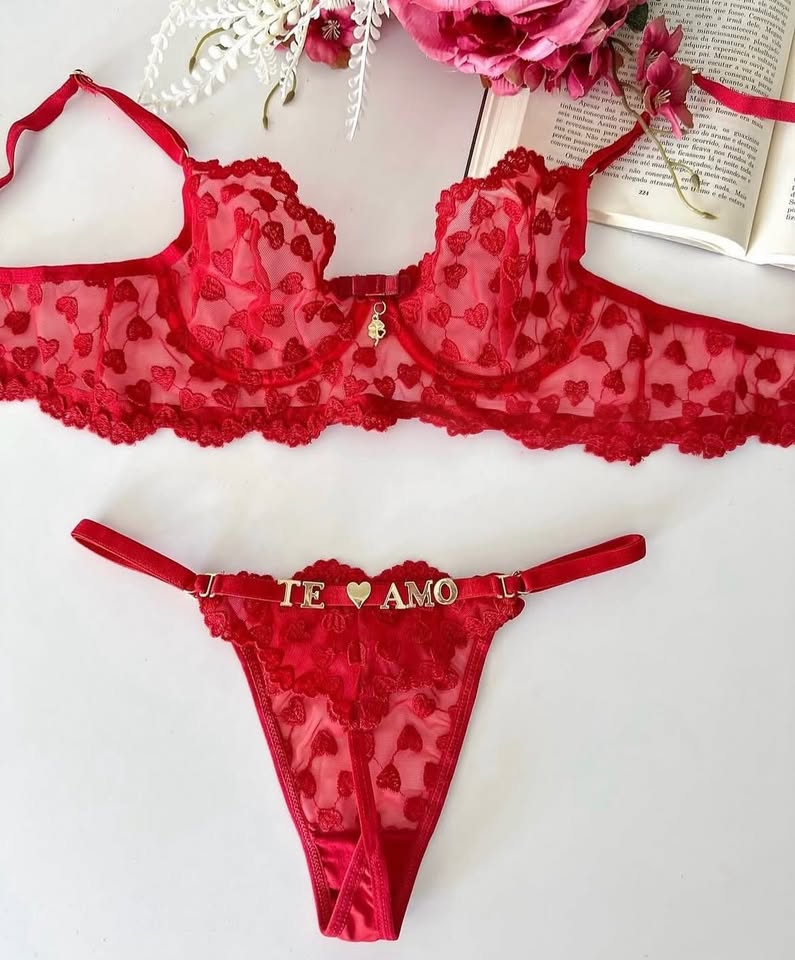 Conjunto vermelho personalizável ( não acompanha as letras )