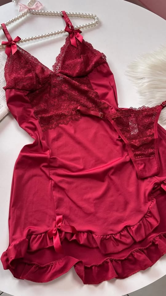 Camisola Diane + Calcinha vermelha