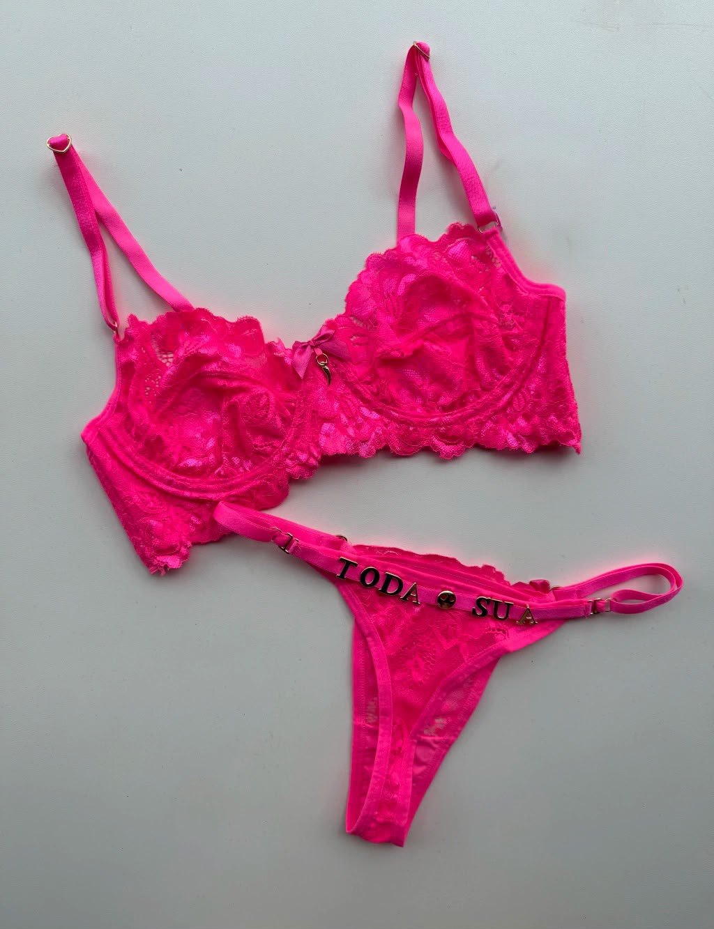 conjunto personalizável rosa neon