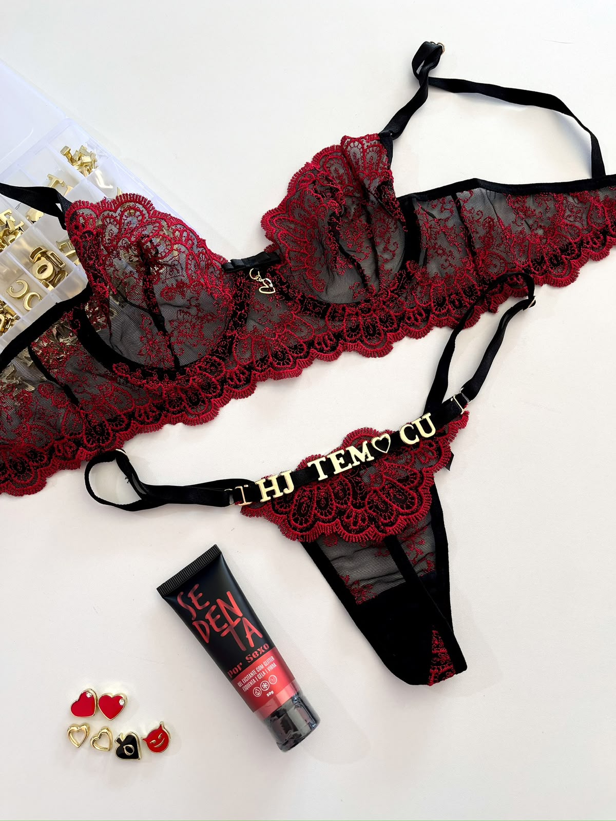 conjunto personalizável preto com vermelho